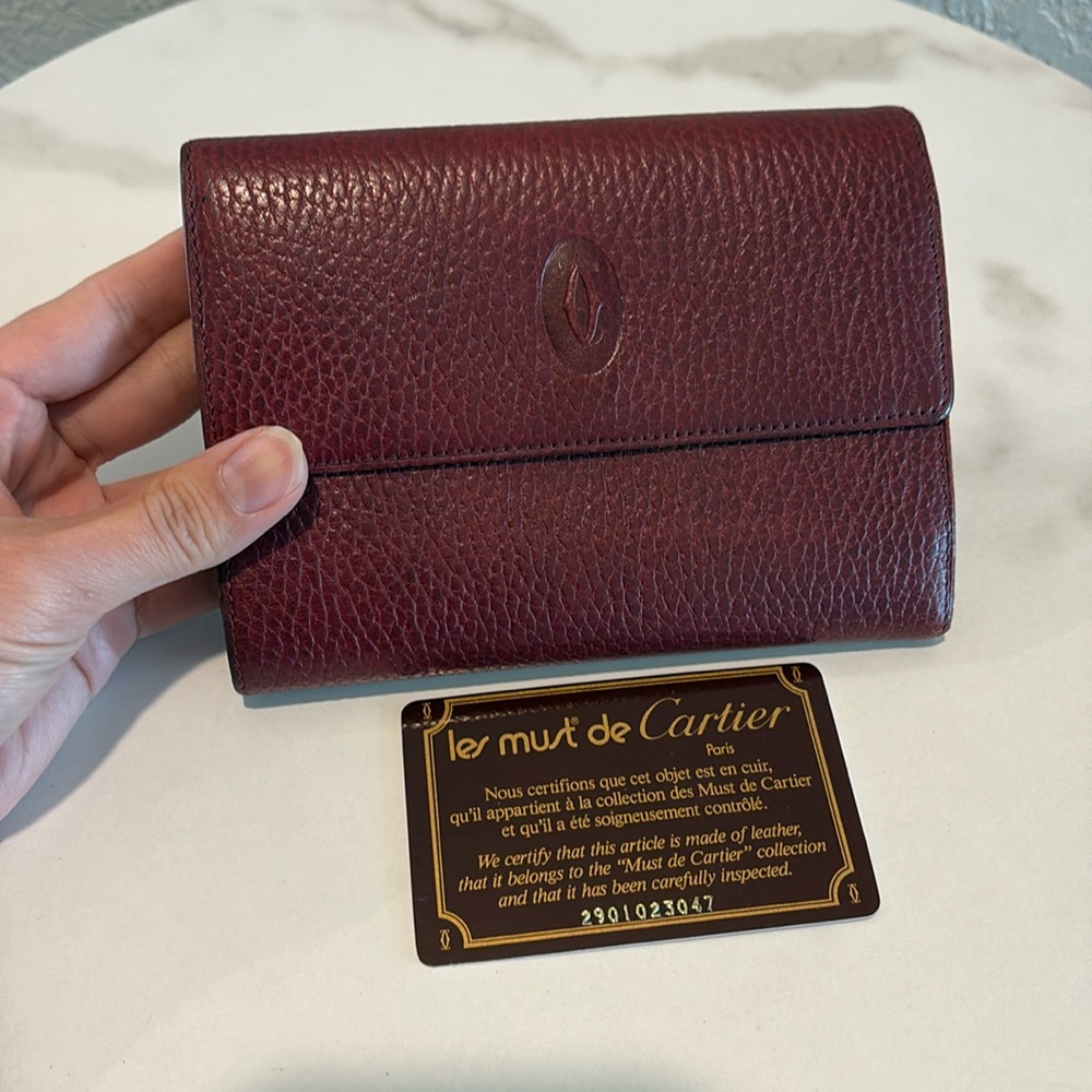Cartier Compact Snap Wallet with authenticity card. Euc